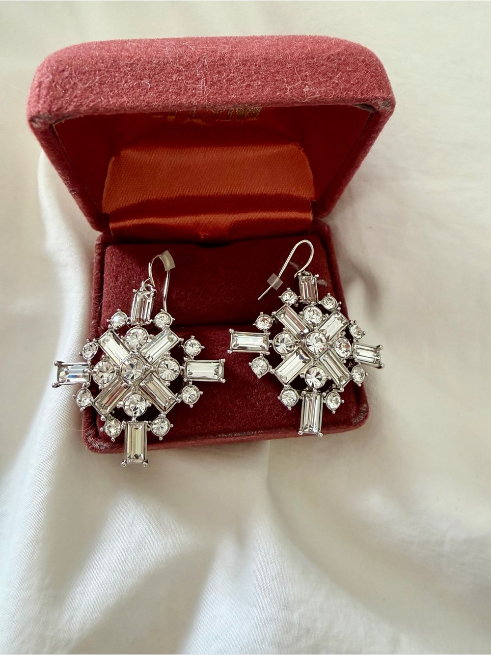 Elegant Silver Crystal Snowflake Drop Earrings in perfect condition, new vintage